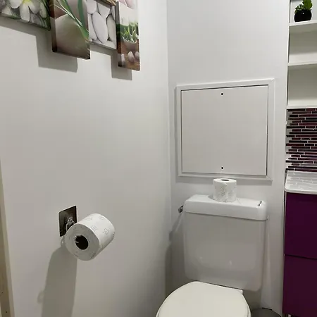Apartment 15 Min Walk To Disneylandparis, 5 Min Walk To Val D'europe Mall And Train Rer A, Monyhome For 4 Persons